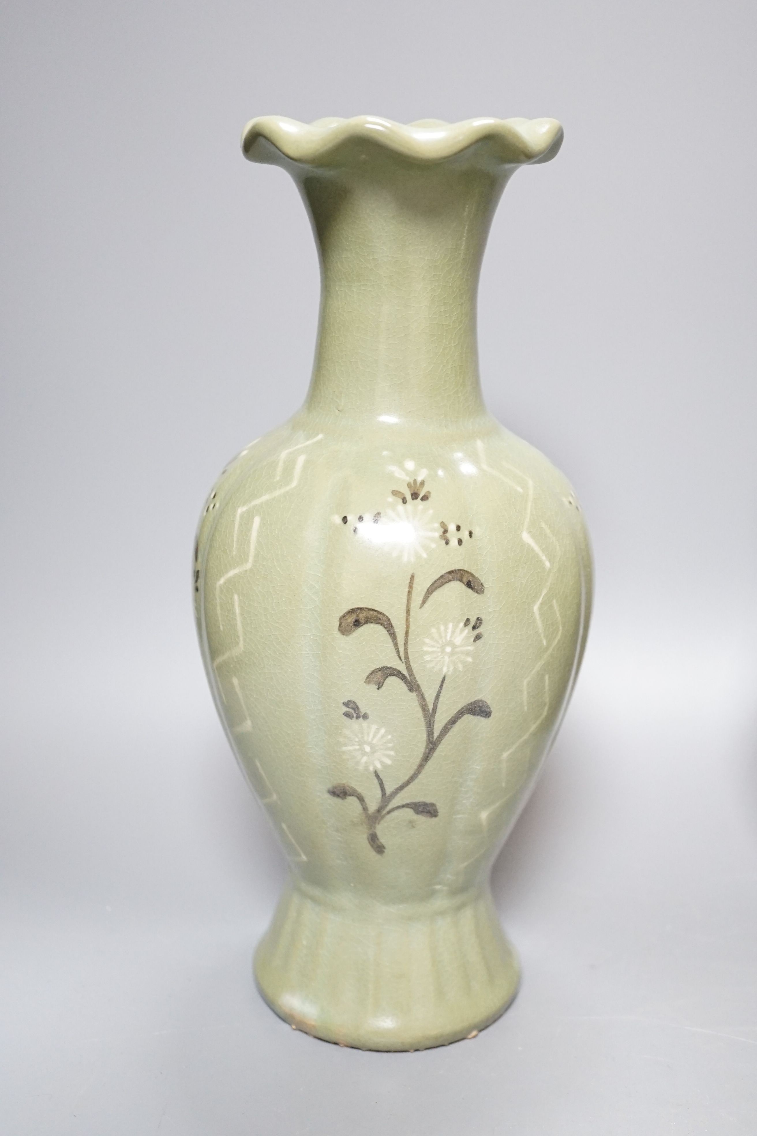 Mixed oriental wares including a Chinese arrow vase 32cm, ‘orean celadon vases and a Kutani type dish